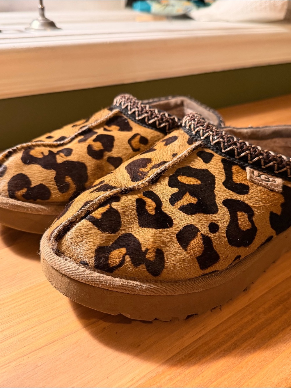 UGG Leopard Print Slip-On Slippers - Tan & Black